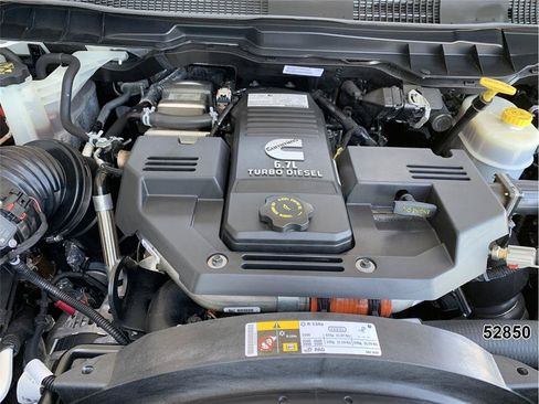 Used 2018 RAM 3500 Tradesman w/ Chrome Appearance Group RWD image 11