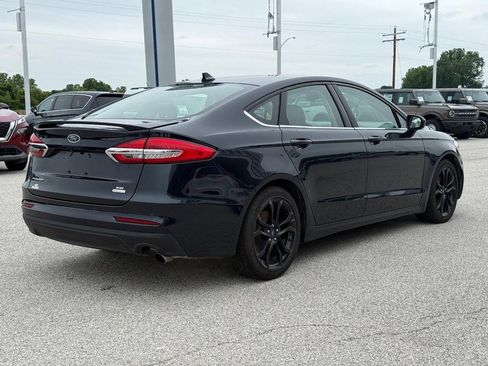 Used 2020 Ford Fusion SE w/ Equipment Group 151A FWD image 5