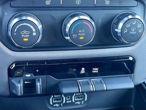 Used 2023 RAM 1500 Big Horn AWD/4WD image 15