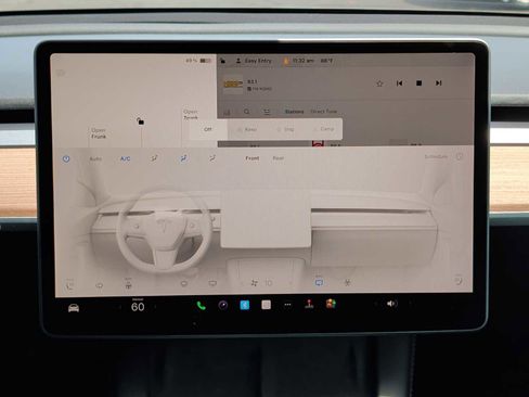 Used 2022 Tesla Model Y Long Range AWD/4WD image 17