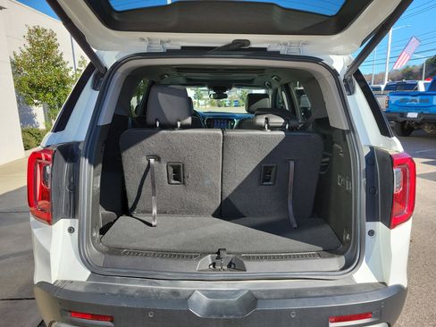 Used 2022 GMC Acadia AT4 w/ Technology Package image 11