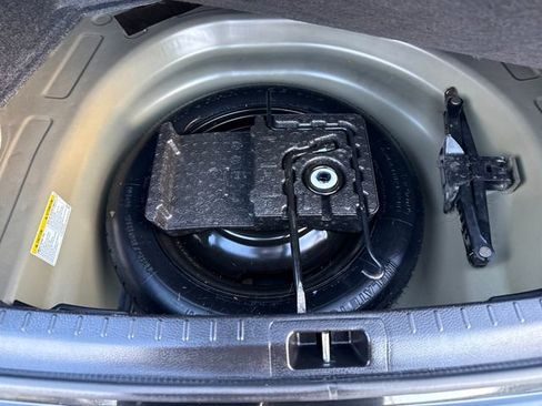 Used 2018 Toyota Corolla L image 28