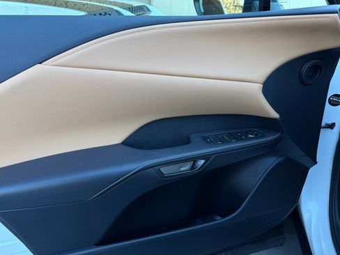 Used 2023 Lexus RX 350h image 55