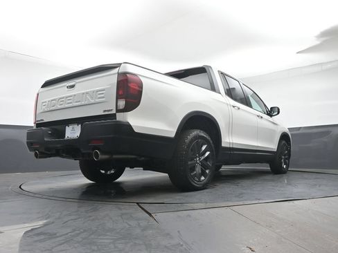 Used 2025 Honda Ridgeline Sport image 31