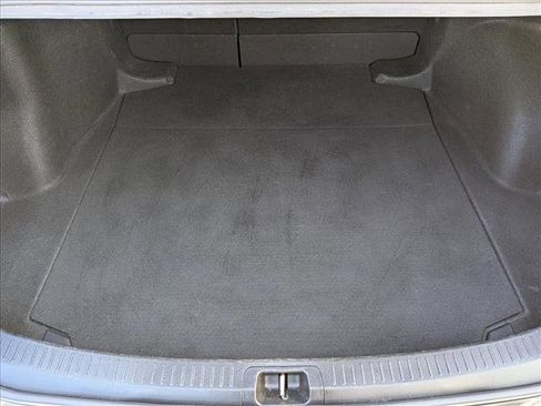 Used 2022 Toyota Corolla LE image 6