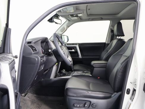 Used 2022 Toyota 4Runner SR5 Premium w/ Moonroof Package AWD/4WD image 10