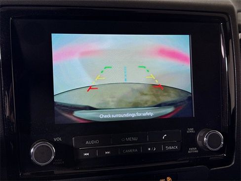 Used 2023 Nissan Frontier SV image 11