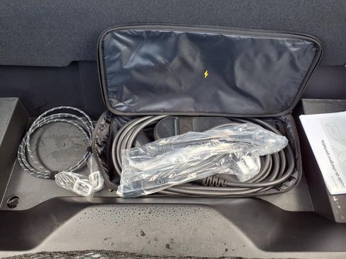 Used 2024 Rivian R1T Adventure image 27