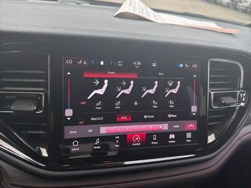 Used 2025 Dodge Durango GT AWD/4WD image 30