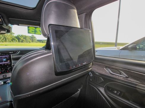 Used 2023 Jeep Grand Cherokee L Overland w/ Rear Seat Video Group I AWD/4WD image 10