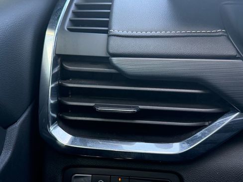 Used 2025 GMC Acadia Elevation FWD image 23