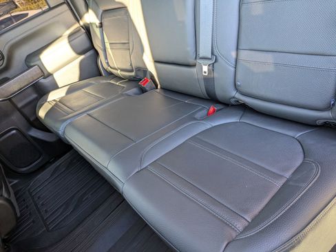 Used 2022 GMC Sierra 3500 Denali w/ Denali Ultimate Package image 29