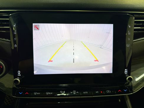 Used 2022 Jeep Wagoneer Series II w/ Premium Group I image 18