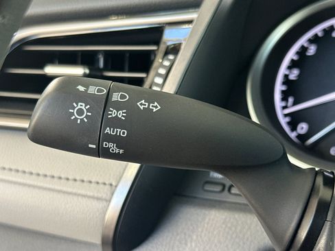 Used 2024 Toyota Camry XLE AWD/4WD image 31