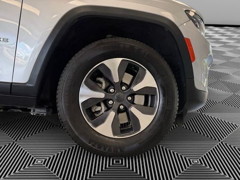 Used 2024 Jeep Grand Cherokee Limited 4xe AWD/4WD image 10