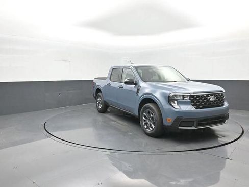New 2026 Ford Maverick XLT w/ XLT Luxury Package FWD image 3