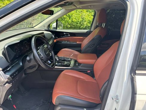 Used 2024 Kia Carnival SX Prestige FWD image 4