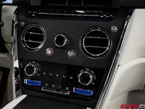 Used 2021 Rolls-Royce Cullinan image 30