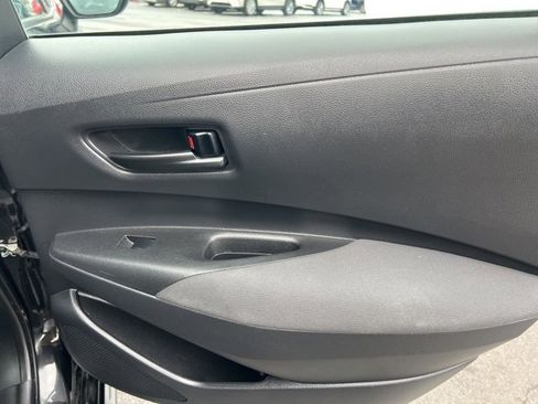 Used 2022 Toyota Corolla LE image 29