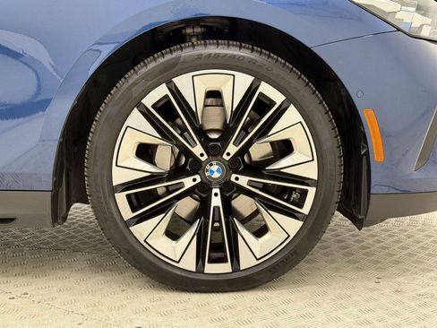 Used 2025 BMW 530i w/ Premium Package RWD image 10