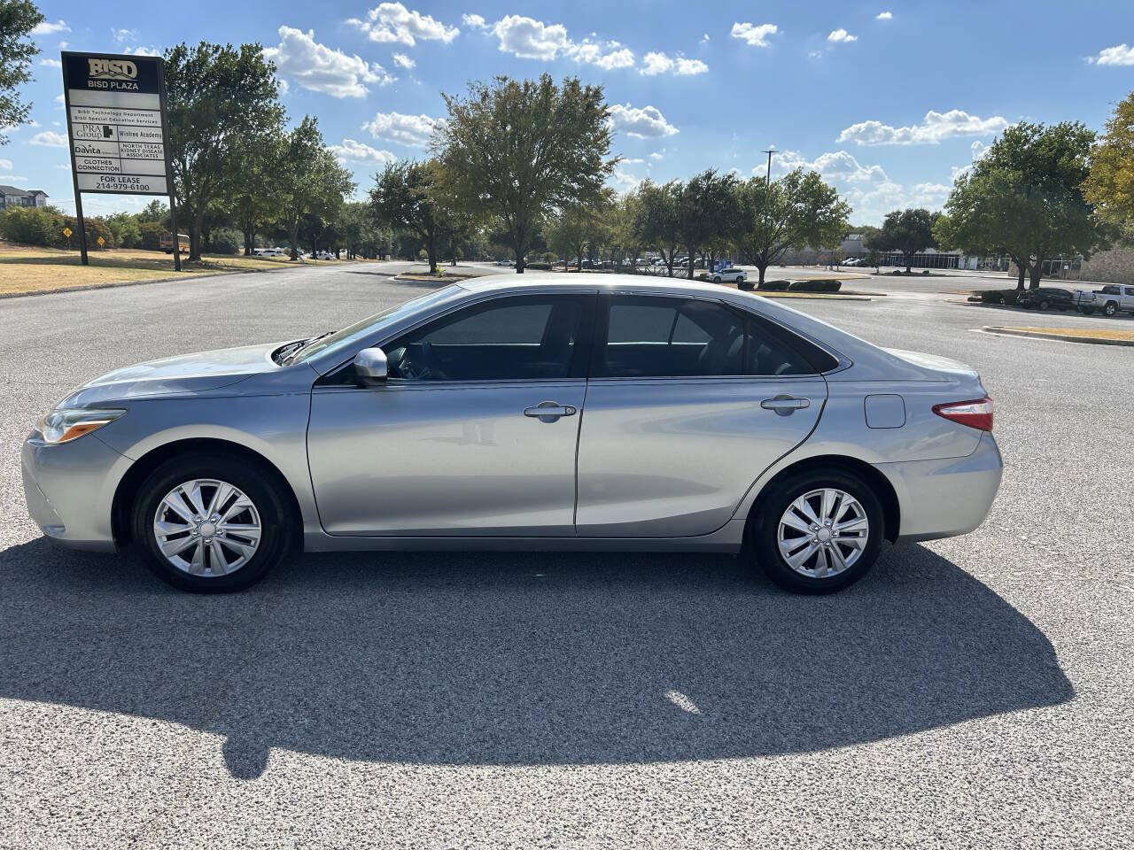Used 2017 Toyota Camry LE FWD image 7