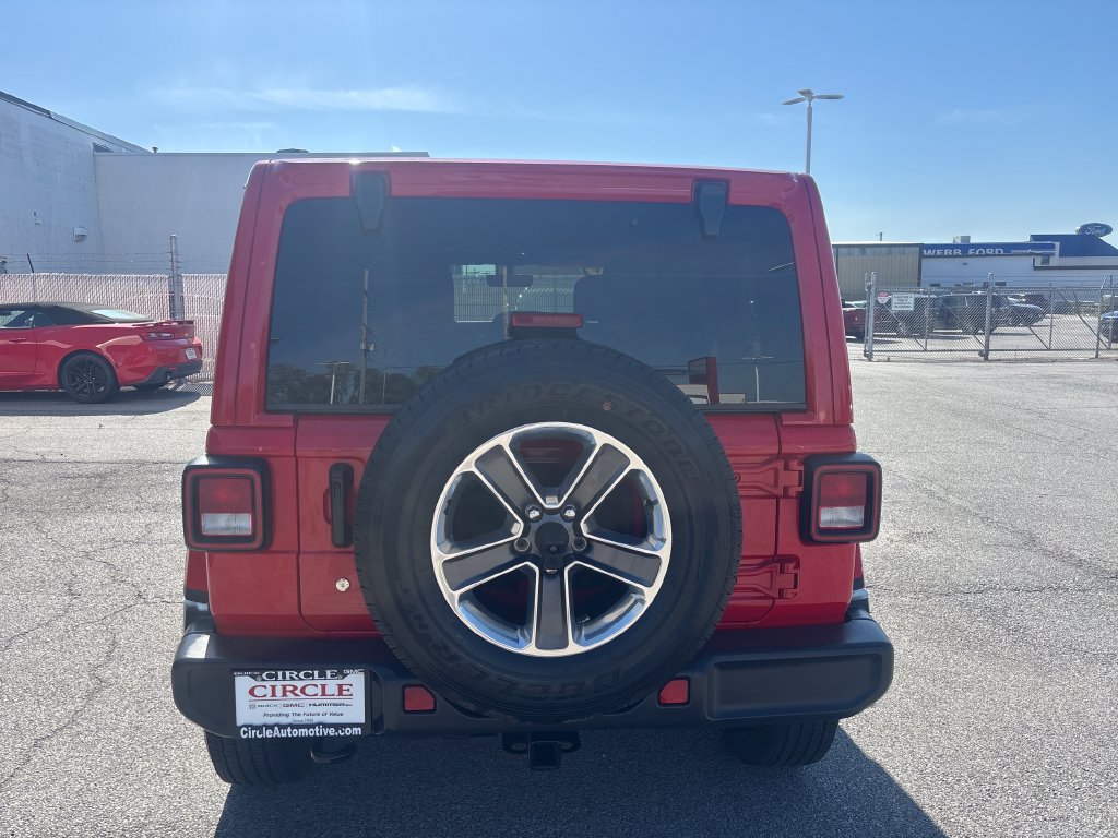 Used 2018 Jeep Wrangler Unlimited Sahara AWD/4WD image 6