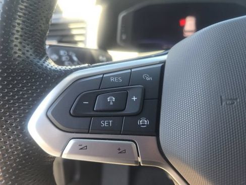 Used 2020 Volkswagen Atlas Cross Sport SEL R-Line AWD/4WD image 31
