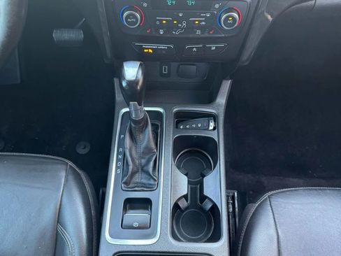 Used 2017 Ford Escape Titanium image 21