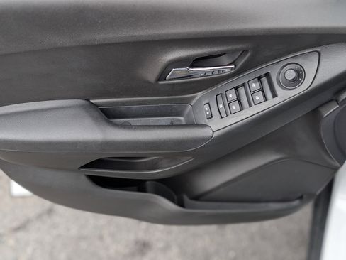 Used 2016 Chevrolet Trax LS image 23