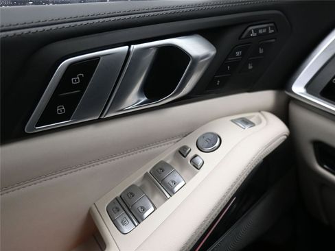 Used 2023 BMW X7 M60i w/ Executive Package image 19