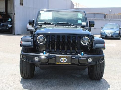 Used 2023 Jeep Wrangler Unlimited Sahara AWD/4WD image 2