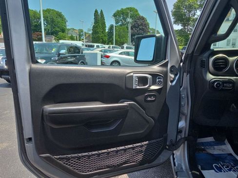 Used 2019 Jeep Wrangler Unlimited Sport S image 16
