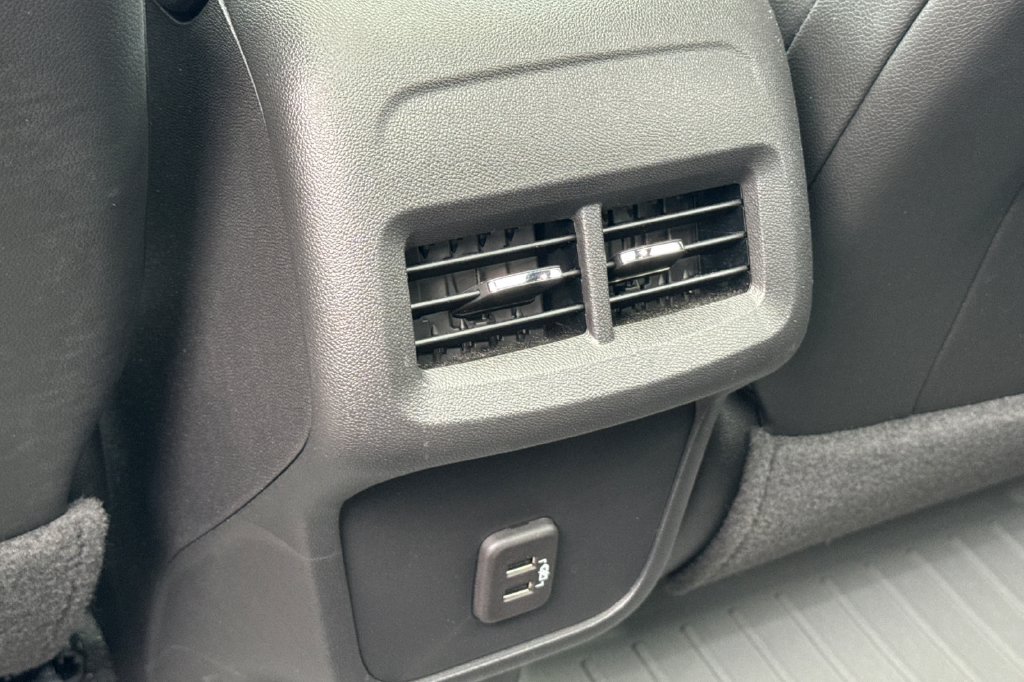 Used 2023 Chevrolet Equinox RS w/ RS Leather Package FWD image 14