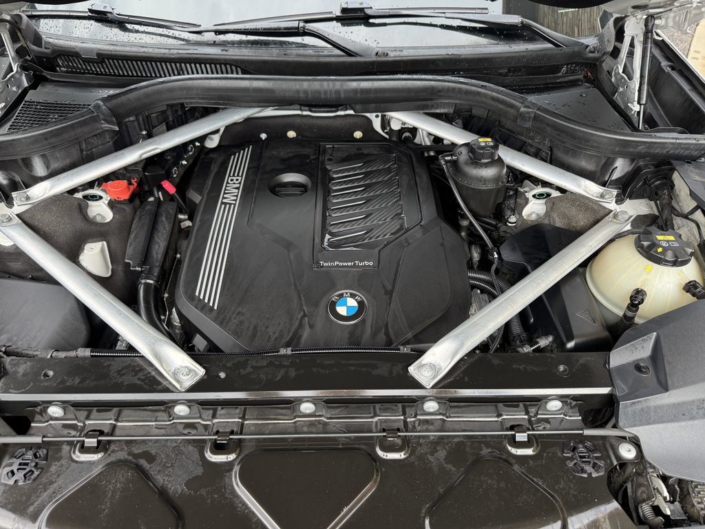 Used 2019 BMW X7 xDrive40i w/ Premium Package AWD/4WD image 16