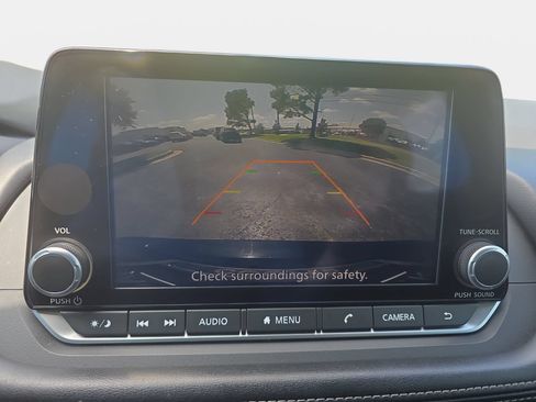 Used 2024 Nissan Rogue S FWD image 22