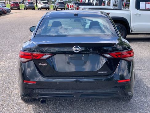 Used 2022 Nissan Sentra SR w/ Midnight Edition FWD image 6