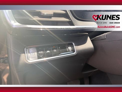 Used 2024 Buick Envision Preferred AWD/4WD image 19