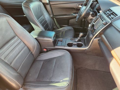 Used 2016 Toyota Camry XLE image 15