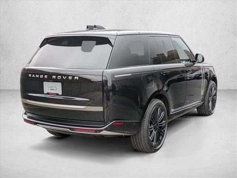 New 2026 Land Rover Range Rover SE image 2