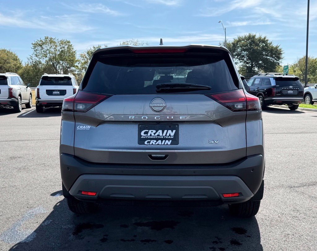 Used 2023 Nissan Rogue SV FWD image 6