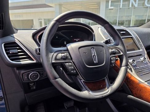 Used 2020 Lincoln Nautilus Reserve w/ Cargo Utility Package AWD/4WD image 10