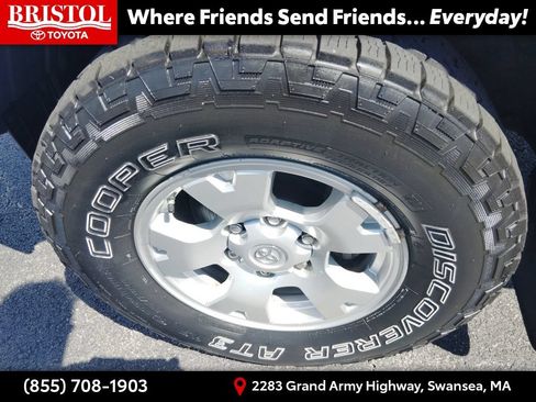 Used 2015 Toyota Tacoma 4x4 Double Cab w/ TRD Off-Road Package image 12