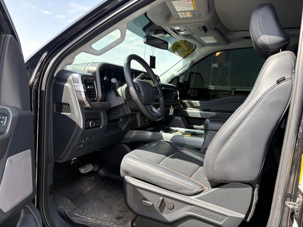 Used 2025 Ford F450 Lariat w/ Lariat Ultimate Package AWD/4WD image 12