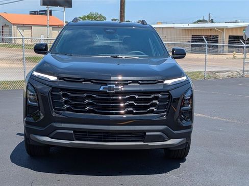 New 2026 Chevrolet Equinox LT w/ Convenience Package II FWD image 2