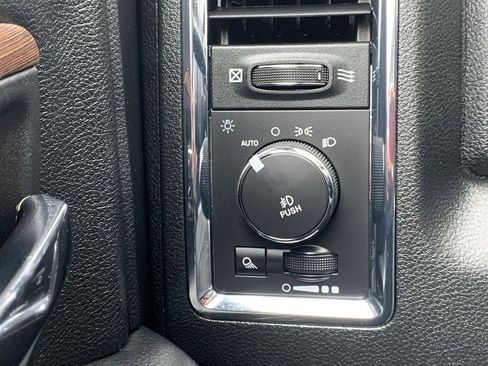 Used 2016 RAM 1500 Laramie w/ Convenience Group image 17