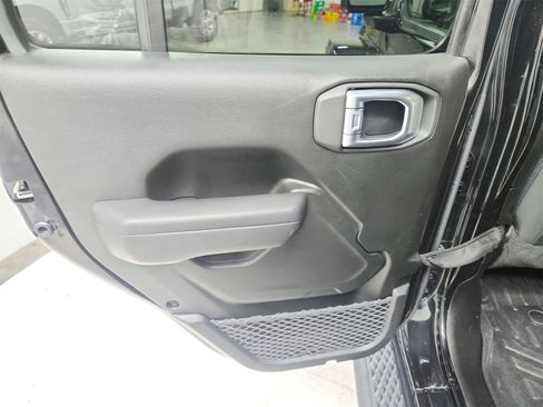 Used 2022 Jeep Gladiator Sport image 33