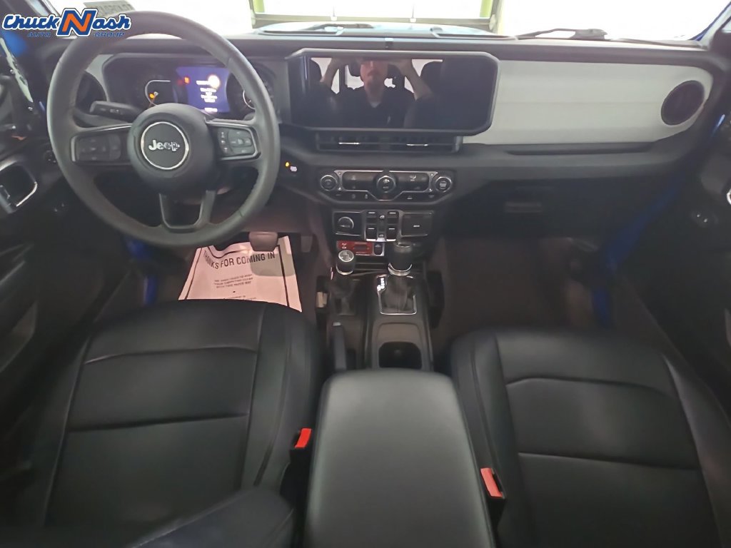 Used 2024 Jeep Gladiator Sport AWD/4WD image 25