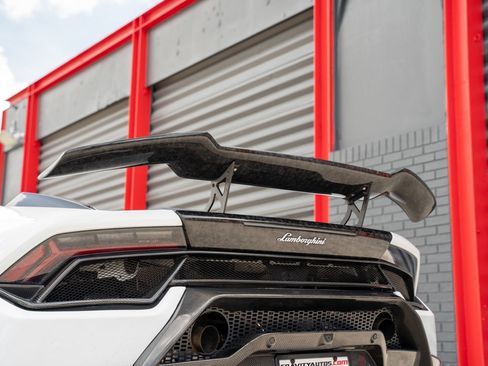 Used 2015 Lamborghini Huracan LP 610-4 AWD/4WD image 14