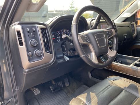 Used 2017 GMC Sierra 2500 Denali w/ Suspension Package, Off-Road AWD/4WD image 2