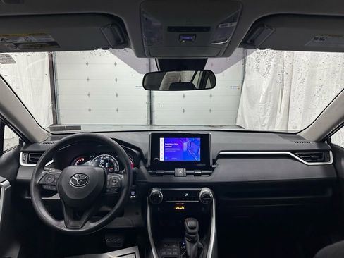 Used 2025 Toyota RAV4 XLE image 39